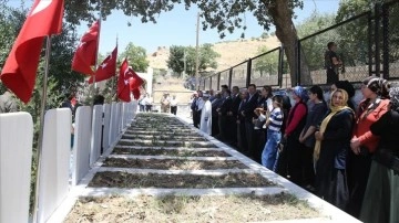 Mardin'de 37 yıl önce PKK'lı teröristlerce katledilen 30 kişi törenle anıldı
