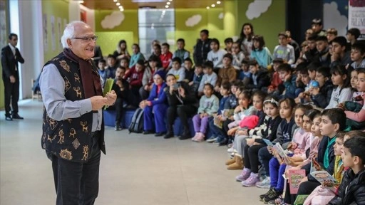 "Masal Dede", Diyarbakır'da yaklaşık 1500 kişiyi masal ile buluşturdu