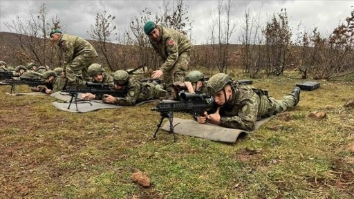 Mehmetçikten Kosovalı askerlere keskin nişancı eğitimi