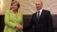 Merkel ile Putin Kuzey Kore ve Ukrayna'yı görüştü