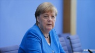 Merkel: İrlanda'yı Brexit konusunda hayal kırıklığına uğratmayacağız