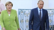 Merkel ve Putin Ukrayna, Suriye ve Libya&#039;yı görüştü