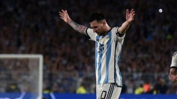 Messi, Arjantin formasıyla "100'ler kulübü"ne girdi