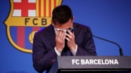 Messi, Barcelona&#039;ya gözyaşlarıyla veda etti