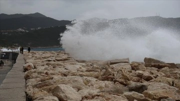 Meteorolojiden Batı Karadeniz'in doğusu ile Doğu Akdeniz için fırtına uyarısı