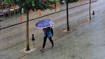 Meteorolojiden güneybatı kesimler için gök gürültülü sağanak uyarısı