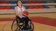 Milli basketbolcu Ebru tekerlekli sandalyeden attığı sayılarla hayata yeniden bağlandı