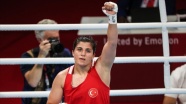 Milli boksör Buse Naz Çakıroğlu olimpiyat madalyasını garantiledi