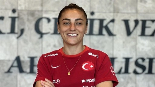 Milli futbolcu Didem Karagenç, 2025 Avrupa Şampiyonası yolunda takımına güveniyor