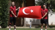 Milli futbolcular Mert Günok ve Kaan Ayhan EURO 2020&#039;de başarıdan emin