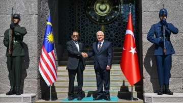 Milli Savunma Bakanı Güler, Malezyalı mevkidaşı ile görüştü