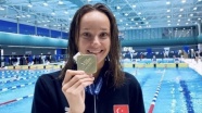Milli yüzücü Viktoria Zeynep Güneş&#039;ten altın madalya