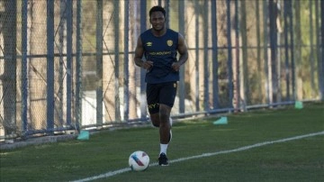 MKE Ankaragücü'nde Renaldo Cephas antrenmana çıktı