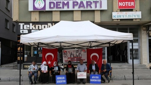 Muş'ta DEM Parti binası önünde eylem yapan aile sayısı 47'ye yükseldi