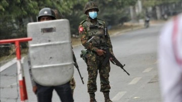 Myanmar ordusunca helikopterlerden okula ateş açılması sonucu 6 çocuğun öldüğü iddia edildi