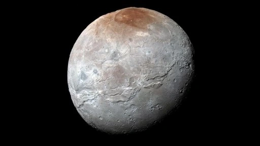 NASA, Plüton'un en büyük uydusu Charon'un yüzeyinde karbondioksit izleri tespit etti