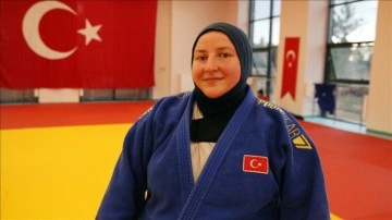 Nazan Akın Güneş para judo kategorisinde yarı finale yükseldi