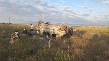 Nevşehir'de tarlaya devrilen araçtaki 1 kişi öldü, 4 kişi yaralandı