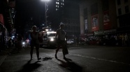 New York&#039;taki elektrik kesintisi tepkilere neden oldu