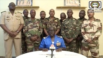Nijer'de asker yönetime el koydu