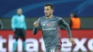 Oğuzhan Özyakup'un adı futbol sahasına verildi