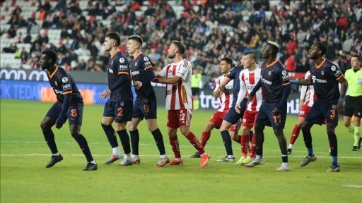 Onvo Antalyaspor-RAMS Başakşehir maçında gol sesi çıkmadı