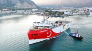 Oruç Reis gemisi ikmal için Antalya açıklarına demirledi