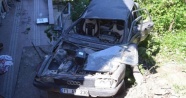 Otomobil 10 metreden evin bahçesine uçtu: 4 yaralı