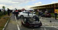 Otomobil ikiye ayrıldı: 1 ölü, 3 yaralı