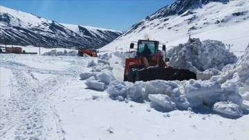 Ovit Dağı Geçidi'nin 6 aydır kapalı olan kısmının açılması için çalışma yapılıyor