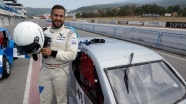 Oyuncu Erdim otomobil yarışlarında iddialı