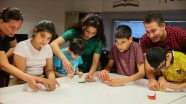 Özel çocuklar kodlamayı origamiyle öğreniyor