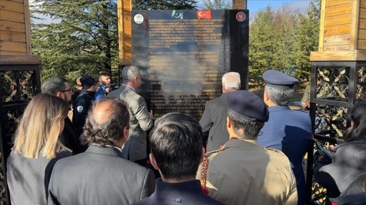 Pakistan'daki okula yapılan terör saldırısında ölenler Ankara'da anıldı