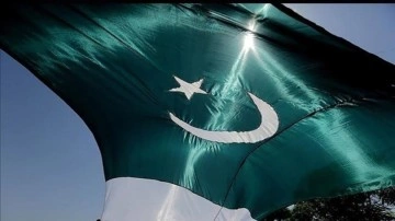 Pakistan'da 2022, hükümet değişikliği dahil iç siyasi kavgalarla geçti