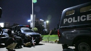 Pakistan'da intihar saldırısında 9 polis öldü