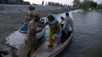 Pakistan'da muson yağmurları sebebiyle ölenlerin sayısı 1208 oldu