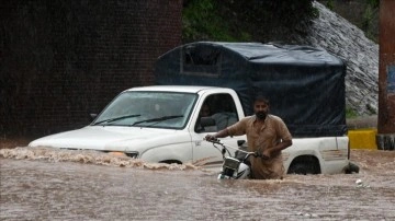 Pakistan'da şiddetli yağışlar sebebiyle 25 kişi öldü