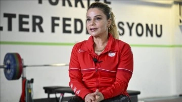 Paralimpik Oyunları'nda para halterde milli sporcu Nazmiye Muratlı, bronz madalya kazandı