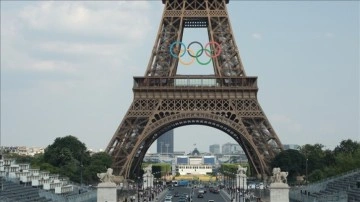 Paris 2024'te yol bisikleti bireysel zamana karşı yarışlarda, altın madalyalar sahiplerini buld