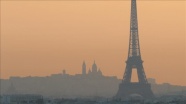 Paris&#039;te 1 yıl yaşamak 183 sigaraya bedel