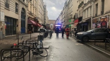 Paris'te 70 yaşlarında bir kişinin silahla ateş açması sonucu 3 kişi öldü, 4 kişi yaralandı