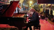 Piyanist Uğurlu Kapalıçarşı'da konser verdi
