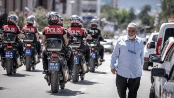 Polis 'Huzurum Erzurum' sloganıyla kentte asayiş denetiminde