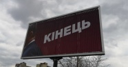 Poroşenko karşıtlarından skandal afişler