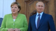 Putin ve Merkel telefonda Suriye&#039;yi görüştü