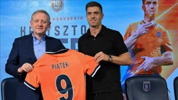 RAMS Başakşehir, Polonyalı futbolcu Piatek ile 3 yıllık sözleşme imzaladı