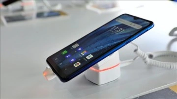 Reeder yeni akıllı cep telefonu modeli "S19 Max Pro"yu TEKNOFEST'te tanıtıyor