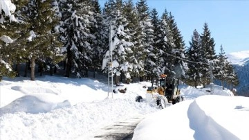 Rize ve Trabzon'da eğitime kar engeli