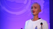 Robot 'Sophia' bir dil daha konuşacak