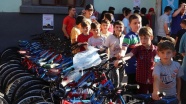 'Sabah namazı çocukları'na hediye bisiklet